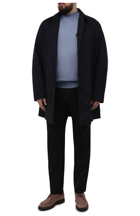 Мужской хлопковый джемпер BRUNELLO CUCINELLI голубого цвета по цене 59950 руб., арт. M2900234W | Фото 2 Мужской хлопковый джемпер BRUNELLO CUCINELLI голубого цвета, арт. M2900234W | Фото 2 (Рукава: Короткие; Материал внешний: Хлопок; Длина (для топов): Удлиненные; Принт: Без принта; Мужское Кросс-КТ: Джемперы; Вырез: Круглый; Big sizes: Big Sizes; Стили: Кэжуэл)
