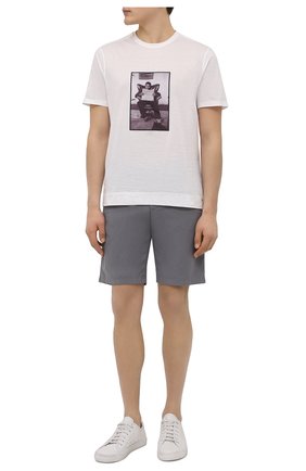 Мужская хлопковая футболка LIMITATO белого цвета по цене 18650 руб., арт. FINANCIAL/T-SHIRT | Фото 2 Мужская хлопковая футболка LIMITATO белого цвета, арт. FINANCIAL/T-SHIRT | Фото 2 (Материал внешний: Хлопок; Рукава: Короткие; Длина (для топов): Стандартные; Принт: С принтом; Стили: Гранж)