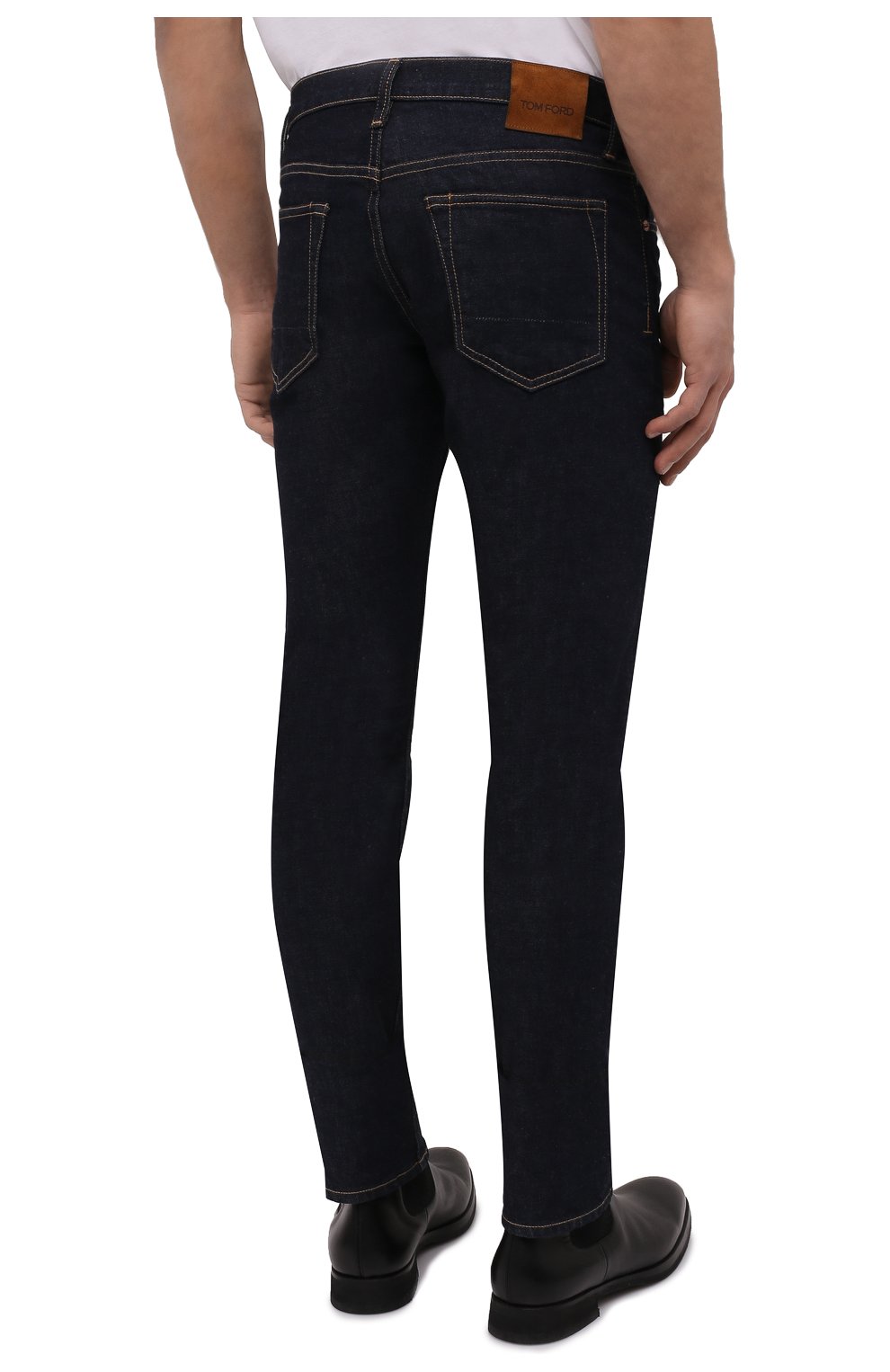 Мужские джинсы TOM FORD темно-синего цвета, арт. BZJ18/TFD002 | Фото 4 (Силуэт М (брюки): Прямые; Кросс-КТ: Деним; Длина (брюки, джинсы): Стандартные; Материал внешний: Хлопок, Деним; Стили: Кэжуэл)