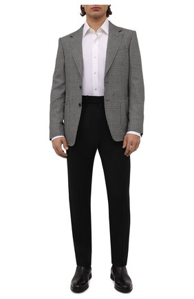 Мужской шерстяной пиджак TOM FORD серого цвета по цене 415500 руб., арт. 322R85/10SP40 | Фото 2 Мужской шерстяной пиджак TOM FORD серого цвета, арт. 322R85/10SP40 | Фото 2 (Рукава: Длинные; Длина (для топов): Стандартные; Материал подклада: Шелк, Купро; Материал внешний: Шерсть; Случай: Формальный; Пиджаки М: Приталенный; 1-2-бортные: Однобортные; Стили: Классический; Региональные ограничения белый список (Axapta Mercury): RU)