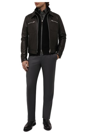 Мужские шерстяные брюки TOM FORD темно-серого цвета по цене 85900 руб., арт. 322R24/610043 | Фото 2 Мужские шерстяные брюки TOM FORD темно-серого цвета, арт. 322R24/610043 | Фото 2 (Материал подклада: Купро; Материал внешний: Шерсть; Длина (брюки, джинсы): Стандартные; Случай: Повседневный; Стили: Кэжуэл)