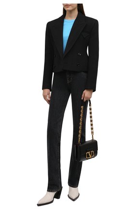 Женская хлопковый лонгслив JACQUEMUS бирюзового цвета по цене 13700 руб., арт. 211JS002-2160 | Фото 2 Женская хлопковый лонгслив JACQUEMUS бирюзового цвета, арт. 211JS002-2160 | Фото 2 (Длина (для топов): Стандартные; Рукава: Длинные; Материал внешний: Хлопок; Женское Кросс-КТ: Лонгслив-одежда; Принт: Без принта; Стили: Кэжуэл)