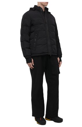 Мужская утепленная куртка the outdoor capsule ERMENEGILDO ZEGNA черного цвета, арт. VZ020/ZZJ151 | Фото 2 (Материал внешний: Синтетический материал; Длина (верхняя одежда): Короткие; Материал подклада: Синтетический материал; Рукава: Длинные; Кросс-КТ: Куртка; Стили: Спорт-шик; Мужское Кросс-КТ: утепленные куртки)