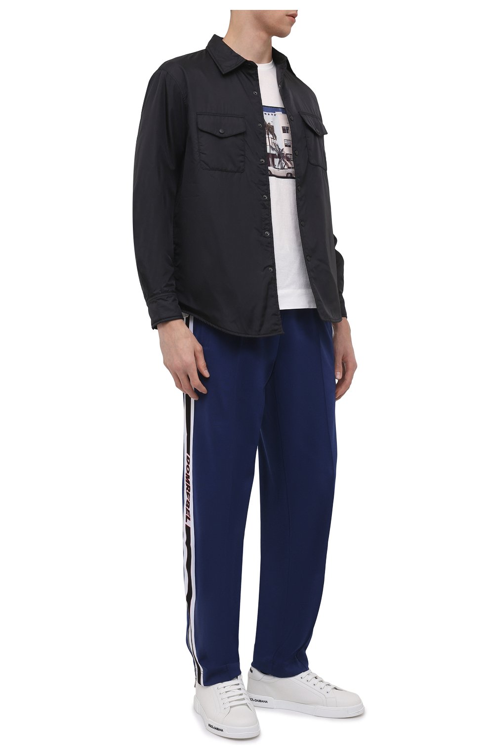 Мужские брюки DOMREBEL темно-синего цвета, арт. MPLEATED/TRACK PANTS | Фото 2 (Длина (брюки, джинсы): Стандартные; Случай: Повседневный; Материал внешний: Синтетический материал; Стили: Спорт-шик)