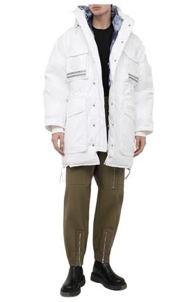 Мужская пуховая парка snow mantra glacial haze CANADA GOOSE белого цвета по цене 174000 руб., арт. 9501U1 | Фото 2 Мужская пуховая парка snow mantra glacial haze CANADA GOOSE белого цвета, арт. 9501U1 | Фото 2 (Материал подклада: Синтетический материал; Длина (верхняя одежда): До середины бедра; Рукава: Длинные; Материал утеплителя: Пух и перо; Материал внешний: Синтетический материал; Кросс-КТ: Куртка; Мужское Кросс-КТ: пуховик-короткий; Стили: Спорт-шик)