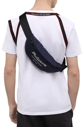 Мужская текстильная поясная сумка ALEXANDER MCQUEEN темно-синего цвета по цене 66800 руб., арт. 683109/1AABW | Фото 2 Мужская текстильная поясная сумка ALEXANDER MCQUEEN темно-синего цвета, арт. 683109/1AABW | Фото 2 (Случай: Повседневный; Размер: medium; Ремень/цепочка: На ремешке; Материал: Текстиль)