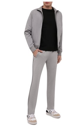 Мужской хлопковая толстовка ERMENEGILDO ZEGNA серого цвета по цене 139000 руб., арт. UZ590/815 | Фото 2 Мужской хлопковая толстовка ERMENEGILDO ZEGNA серого цвета, арт. UZ590/815 | Фото 2 (Длина (для топов): Стандартные; Рукава: Длинные; Материал внешний: Хлопок; Мужское Кросс-КТ: Толстовка-одежда; Стили: Спорт-шик)