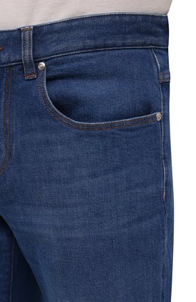 Мужские джинсы Z ZEGNA синего цвета, арт. VZ715/ZZ530 | Фото 5 (Силуэт М (брюки): Прямые; Кросс-КТ: Деним; Длина (брюки, джинсы): Стандартные; Материал внешний: Хлопок, Деним; Детали: Потертости; Стили: Кэжуэл)