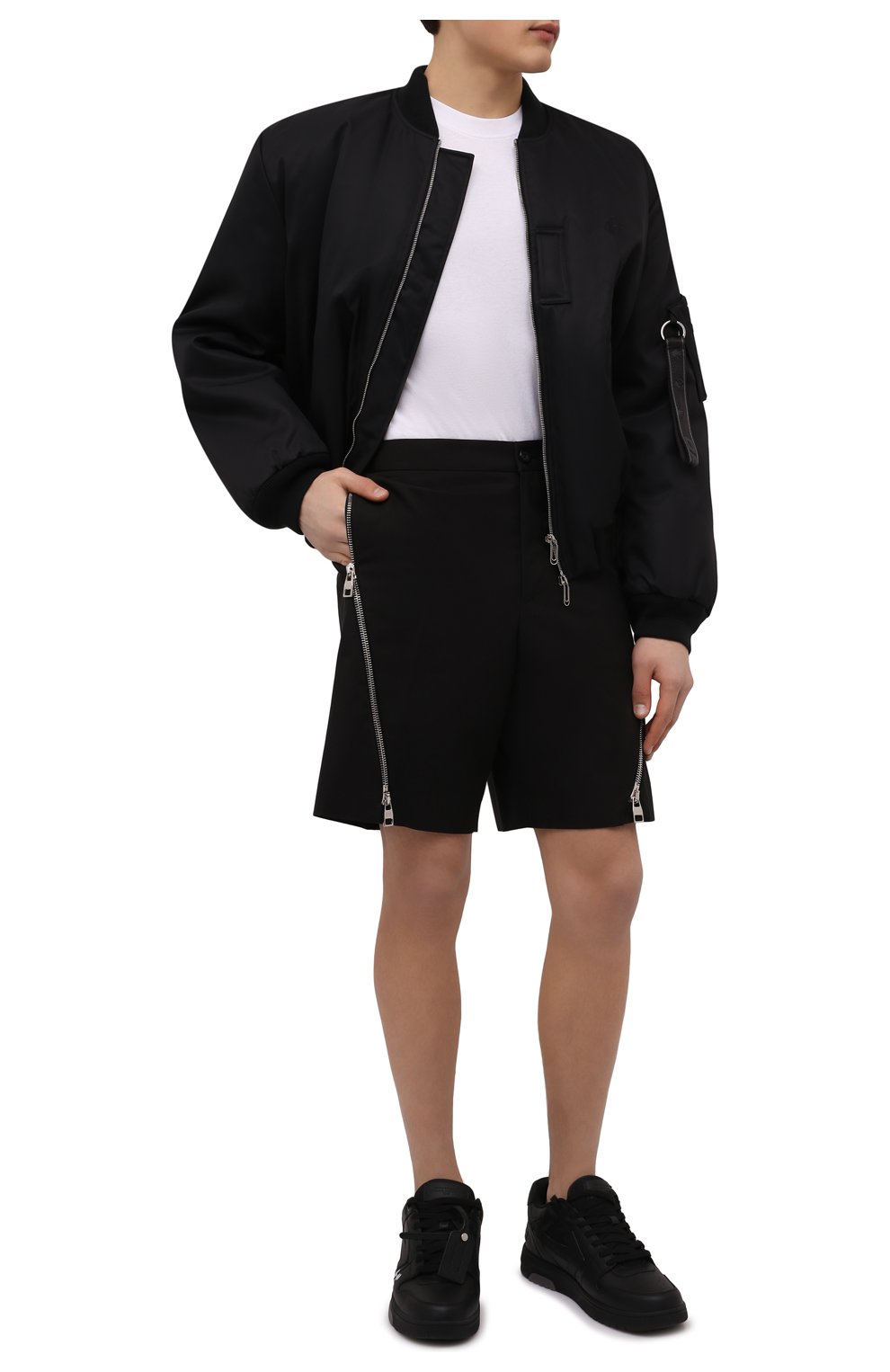 Мужские хлопковые шорты ALEXANDER MCQUEEN черного цвета, арт. 687701/QSS44 | Фото 2 (Длина Шорты М: До колена; Случай: Повседневный; Стили: Гранж; Материал внешний: Хлопок)