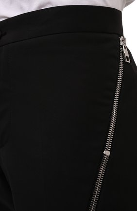 Мужские хлопковые шорты ALEXANDER MCQUEEN черного цвета, арт. 687701/QSS44 | Фото 5 (Длина Шорты М: До колена; Случай: Повседневный; Стили: Гранж; Материал внешний: Хлопок)