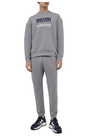 Мужские хлопковые джоггеры EMPORIO ARMANI серого цвета по цене 22150 руб., арт. 3L1PBA/1JHSZ | Фото 2 Мужские хлопковые джоггеры EMPORIO ARMANI серого цвета, арт. 3L1PBA/1JHSZ | Фото 2 (Материал внешний: Хлопок; Длина (брюки, джинсы): Стандартные; Силуэт М (брюки): Джоггеры; Стили: Спорт-шик)