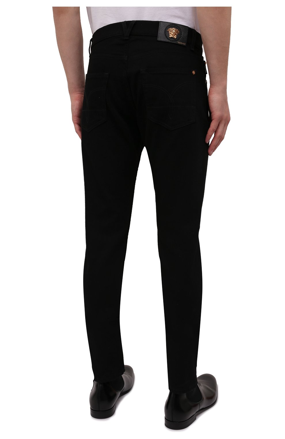 Мужские джинсы VERSACE черного цвета, арт. A86452/1A03069 | Фото 4 (Силуэт М (брюки): Прямые; Кросс-КТ: Деним; Длина (брюки, джинсы): Стандартные; Материал внешний: Хлопок, Деним; Стили: Кэжуэл)