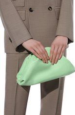 Женский клатч pouch BOTTEGA VENETA светло-зеленого цвета, арт. 690238/V1BW0 | Фото 2 (Размер: medium; Материал: Натуральная кожа; Женское Кросс-КТ: Клатч-клатчи)