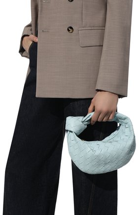 Женская сумка jodie mini BOTTEGA VENETA голубого цвета, арт. 651876/VCPP5 | Фото 2 (Материал: Натуральная кожа; Размер: mini; Сумки-технические: Сумки top-handle)