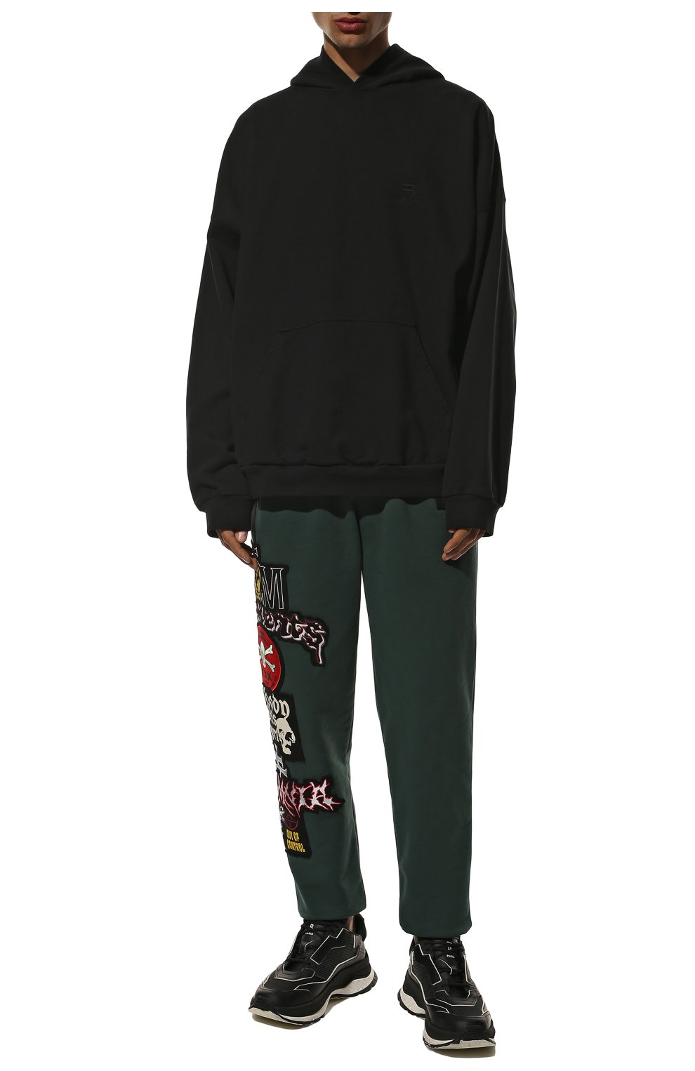 Мужские хлопковые джоггеры VETEMENTS темно-зеленого цвета, арт. UE52PA200G 1606/M | Фото 2 (Длина (брюки, джинсы): Стандартные; Материал внешний: Хлопок; Стили: Спорт-шик; Силуэт М (брюки): Джоггеры)