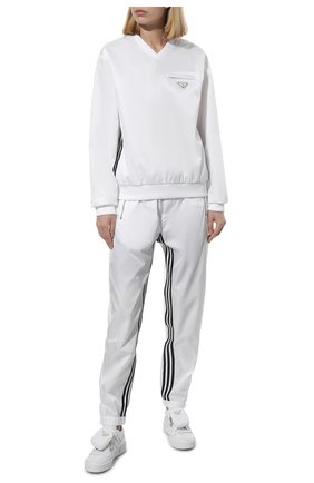Мужские свитшот adidas for prada re-nylon PRADA белого цвета по цене 586500 тенге, арт. UJL206-1WQ8-F0AA1-212 | Фото 2 Мужские свитшот adidas for prada re-nylon PRADA белого цвета, арт. UJL206-1WQ8-F0AA1-212 | Фото 2 (Материал внешний: Синтетический материал)