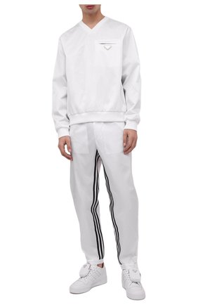 Мужские свитшот adidas for prada re-nylon PRADA белого цвета по цене 586500 тенге, арт. UJL206-1WQ8-F0AA1-212 | Фото 5 Мужские свитшот adidas for prada re-nylon PRADA белого цвета, арт. UJL206-1WQ8-F0AA1-212 | Фото 5 (Материал внешний: Синтетический материал)