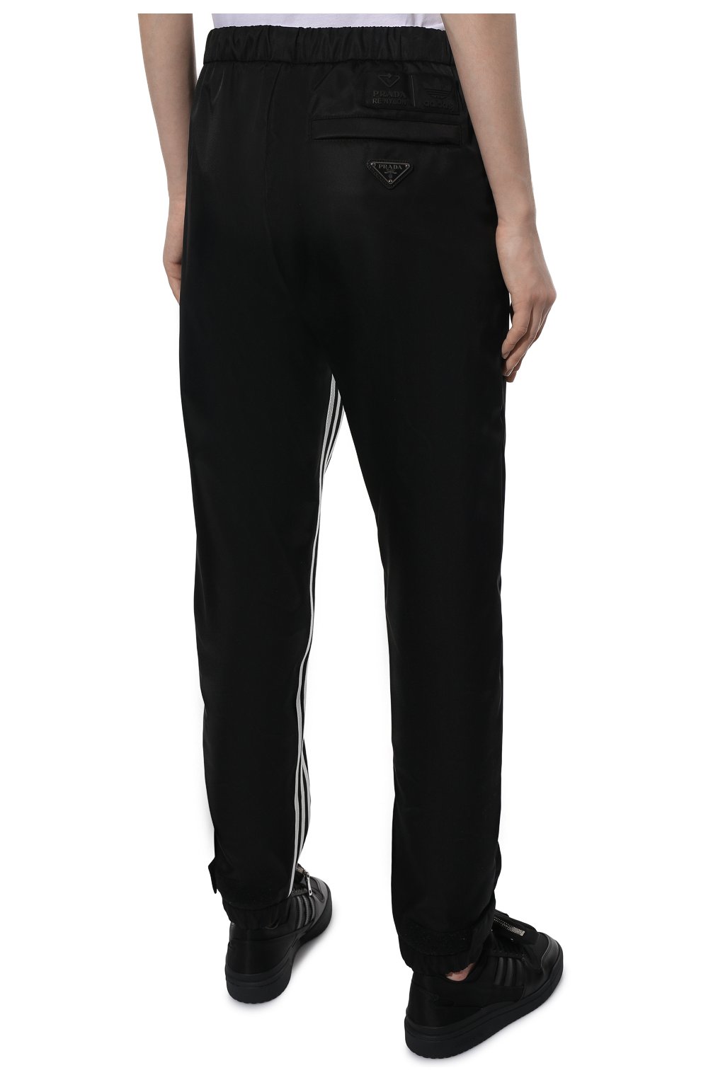 Мужского брюки adidas for prada re-nylon PRADA черного цвета по цене 81000 руб., арт. SPH155-1WQ8-F0002-212 | Фото 4 Мужского брюки adidas for prada re-nylon PRADA черного цвета, арт. SPH155-1WQ8-F0002-212 | Фото 4 (Материал внешний: Синтетический материал)