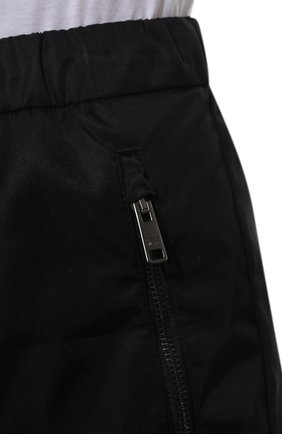 Мужского брюки adidas for prada re-nylon PRADA черного цвета по цене 81000 руб., арт. SPH155-1WQ8-F0002-212 | Фото 8 Мужского брюки adidas for prada re-nylon PRADA черного цвета, арт. SPH155-1WQ8-F0002-212 | Фото 8 (Материал внешний: Синтетический материал)