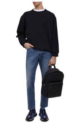 Мужской хлопковый свитшот DRIES VAN NOTEN темно-синего цвета по цене 29100 руб., арт. 221-021133-4615 | Фото 2 Мужской хлопковый свитшот DRIES VAN NOTEN темно-синего цвета, арт. 221-021133-4615 | Фото 2 (Длина (для топов): Стандартные; Рукава: Длинные; Материал внешний: Хлопок; Мужское Кросс-КТ: свитшот-одежда; Принт: Без принта; Стили: Кэжуэл; Региональные ограничения белый список (Axapta Mercury): RU)