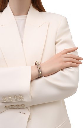 Женский кожаный браслет rockstud VALENTINO бежевого цвета, арт. XW2J0255VIT | Фото 2 (Материал: Натуральная кожа)