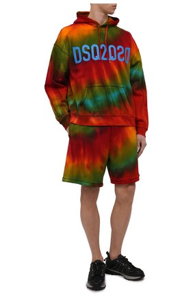 Мужские хлопковые шорты DSQUARED2 разноцветного цвета по цене 38950 руб., арт. S74MU0690/S25030 | Фото 2 Мужские хлопковые шорты DSQUARED2 разноцветного цвета, арт. S74MU0690/S25030 | Фото 2 (Длина Шорты М: До колена; Материал внешний: Хлопок; Кросс-КТ: Трикотаж; Принт: С принтом; Стили: Гранж; Случай: Повседневный)