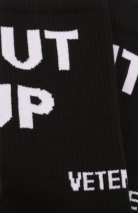 Мужские хлопковые носки VETEMENTS черного цвета по цене 9590 руб., арт. UE52S0400B 2906/M | Фото 2 Мужские хлопковые носки VETEMENTS черного цвета, арт. UE52S0400B 2906/M | Фото 2 (Материал внешний: Хлопок; Кросс-КТ: бельё)