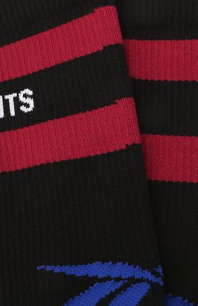 Мужские хлопковые носки VETEMENTS черного цвета по цене 9590 руб., арт. UE52S0100B 3006/M | Фото 2 Мужские хлопковые носки VETEMENTS черного цвета, арт. UE52S0100B 3006/M | Фото 2 (Материал внешний: Хлопок; Кросс-КТ: бельё)