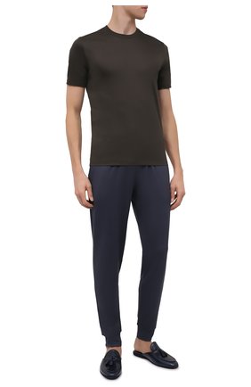 Мужская хлопковая футболка ZIMMERLI хаки цвета по цене 12950 руб., арт. 286-1447 | Фото 2 Мужская хлопковая футболка ZIMMERLI хаки цвета, арт. 286-1447 | Фото 2 (Длина (для топов): Стандартные; Рукава: Короткие; Материал внешний: Хлопок; Кросс-КТ: домашняя одежда)