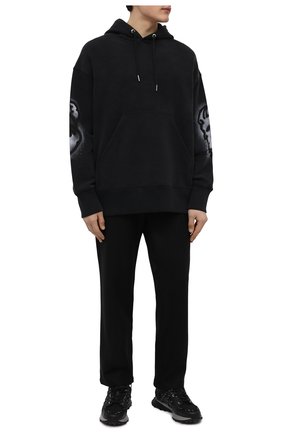 Мужской хлопковое худи GIVENCHY черного цвета по цене 132500 руб., арт. BMJ0E23Y69 | Фото 2 Мужской хлопковое худи GIVENCHY черного цвета, арт. BMJ0E23Y69 | Фото 2 (Рукава: Длинные; Материал внешний: Хлопок; Длина (для топов): Удлиненные; Мужское Кросс-КТ: Худи-одежда; Принт: С принтом; Стили: Гранж)