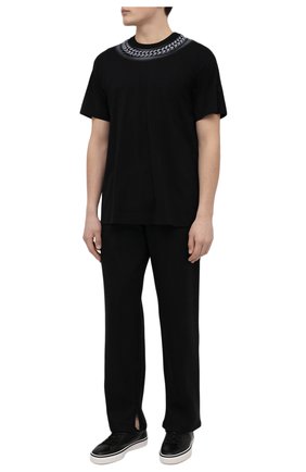Мужская хлопковая футболка GIVENCHY черного цвета по цене 84050 руб., арт. BM718N3Y6B | Фото 2 Мужская хлопковая футболка GIVENCHY черного цвета, арт. BM718N3Y6B | Фото 2 (Материал внешний: Хлопок; Длина (для топов): Стандартные; Рукава: Короткие; Принт: С принтом; Стили: Панк)