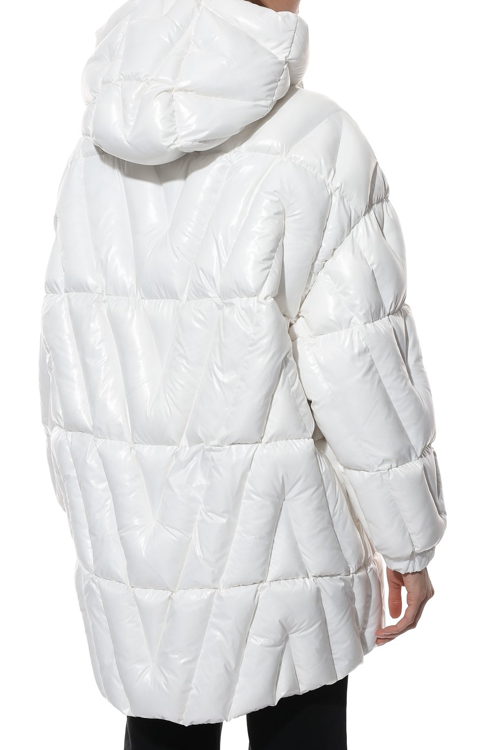 Женская утепленная куртка VALENTINO белого цвета, арт. XB3CN0A55LE | Фото 4 (Кросс-КТ: Куртка; Рукава: Длинные; Длина (верхняя одежда): До середины бедра; Материал внешний: Синтетический материал; Стили: Спорт-шик; Материал подклада: Синтетический материал)
