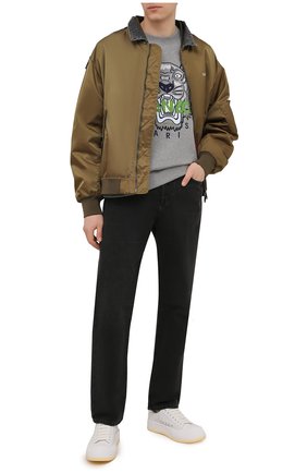 Мужской хлопковый свитшот KENZO серого цвета по цене 24250 руб., арт. FC55SW1234XL | Фото 2 Мужской хлопковый свитшот KENZO серого цвета, арт. FC55SW1234XL | Фото 2 (Рукава: Длинные; Принт: С принтом; Мужское Кросс-КТ: свитшот-одежда; Стили: Кэжуэл; Длина (для топов): Стандартные; Материал внешний: Хлопок)