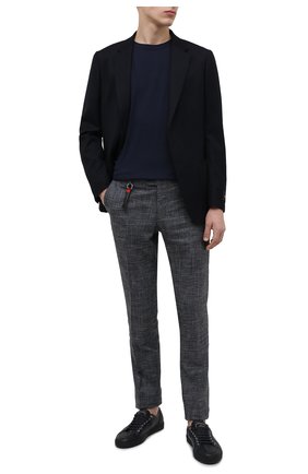 Мужская хлопковая футболка DRIES VAN NOTEN темно-синего цвета по цене 13100 руб., арт. 221-021100-4613 | Фото 2 Мужская хлопковая футболка DRIES VAN NOTEN темно-синего цвета, арт. 221-021100-4613 | Фото 2 (Длина (для топов): Стандартные; Рукава: Короткие; Материал внешний: Хлопок; Принт: Без принта; Стили: Кэжуэл; Региональные ограничения белый список (Axapta Mercury): RU)