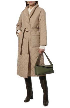 Женское стеганое пальто BOSS бежевого цвета, арт. 50466533 | Фото 2 (Материал внешний: Синтетический материал; Длина (верхняя одежда): Длинные; Рукава: Длинные; Стили: Кэжуэл; 1-2-бортные: Однобортные)
