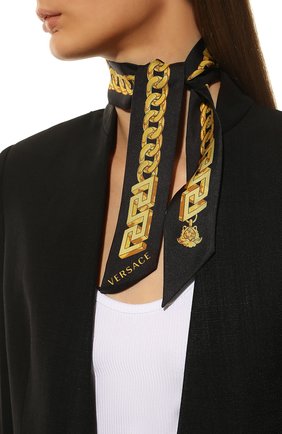 Женский шелковый платок VERSACE черного цвета, арт. IBA0005/1A03001 | Фото 2 (Материал: Шелк, Текстиль)