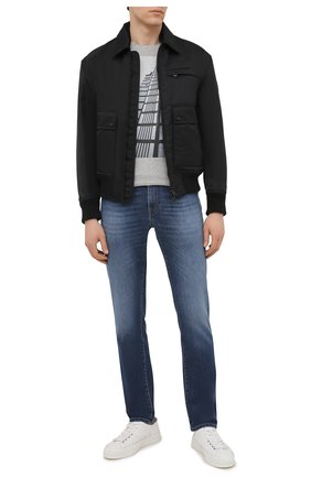 Мужская хлопковая футболка DRIES VAN NOTEN серого цвета по цене 24200 руб., арт. 221-021191-4600 | Фото 2 Мужская хлопковая футболка DRIES VAN NOTEN серого цвета, арт. 221-021191-4600 | Фото 2 (Длина (для топов): Стандартные; Рукава: Короткие; Материал внешний: Хлопок; Принт: С принтом; Стили: Кэжуэл; Региональные ограничения белый список (Axapta Mercury): RU)