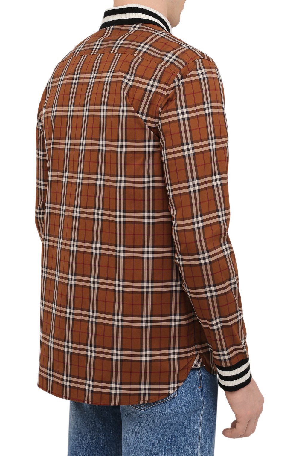 Мужская хлопковая рубашка BURBERRY коричневого цвета, арт. 8048181 | Фото 4 (Принт: Клетка; Рукава: Длинные; Случай: Повседневный; Длина (для топов): Стандартные; Материал внешний: Хлопок; Манжеты: Без застежки; Стили: Кэжуэл)