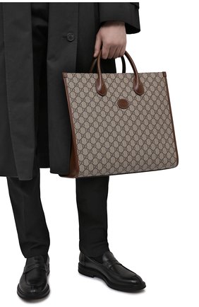 Мужская сумка-тоут GUCCI бежевого цвета по цене 138000 руб., арт. 674148/92THG | Фото 2 Мужская сумка-тоут GUCCI бежевого цвета, арт. 674148/92THG | Фото 2 (Ремень/цепочка: На ремешке; Материал: Текстиль, Экокожа; Размер: large)