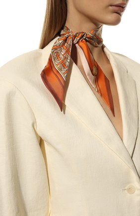 Женский шелковый платок BURBERRY бежевого цвета, арт. 8042065 | Фото 2 (Материал: Шелк, Текстиль; Принт: С принтом)