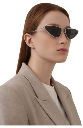 Женские солнцезащитные очки SAINT LAURENT серебряного цвета, арт. SL 487 002 | Фото 2 (Тип очков: С/з; Очки форма: Cat-eye; Оптика Гендер: оптика-женское)