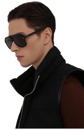 Мужские солнцезащитные очки GUCCI черного цвета, арт. GG1042S 001 | Фото 2 (Кросс-КТ: С/з-мужское; Тип очков: С/з; Очки форма: Авиаторы; Оптика Гендер: оптика-мужское)