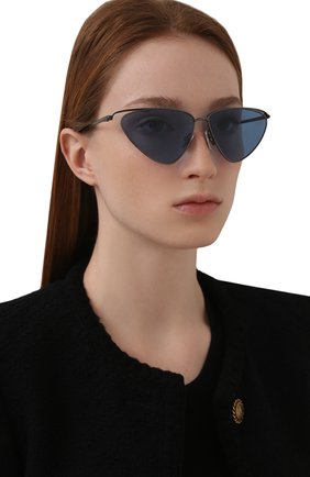 Женские солнцезащитные очки BALENCIAGA синего цвета, арт. BB0162S 003 | Фото 2 (Тип очков: С/з; Очки форма: Cat-eye; Оптика Гендер: оптика-женское)