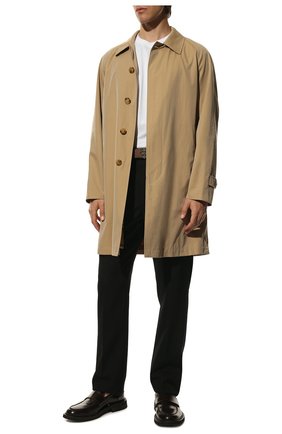 Мужской хлопковый плащ BURBERRY бежевого цвета по цене 157000 руб., арт. 8018811 | Фото 2 Мужской хлопковый плащ BURBERRY бежевого цвета, арт. 8018811 | Фото 2 (Материал внешний: Хлопок; Длина (верхняя одежда): До середины бедра; Рукава: Длинные; Материал подклада: Хлопок; Мужское Кросс-КТ: Плащ-верхняя одежда; Стили: Классический, Кэжуэл)