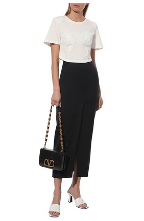 Женская шерстяная юбка VALENTINO черного цвета по цене 111000 руб., арт. XB3RA8H06W5 | Фото 2 Женская шерстяная юбка VALENTINO черного цвета, арт. XB3RA8H06W5 | Фото 2 (Материал внешний: Шерсть; Длина Ж (юбки, платья, шорты): Макси; Материал подклада: Вискоза; Стили: Гламурный; Женское Кросс-КТ: Юбка-одежда)