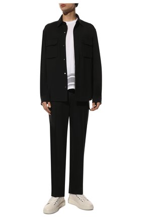 Мужская шерстяная рубашка ERMENEGILDO ZEGNA черного цвета по цене 163000 руб., арт. UZ540/820 | Фото 2 Мужская шерстяная рубашка ERMENEGILDO ZEGNA черного цвета, арт. UZ540/820 | Фото 2 (Длина (для топов): Стандартные; Материал внешний: Шерсть; Рукава: Длинные; Случай: Повседневный; Манжеты: На кнопках; Воротник: Кент; Принт: Однотонные; Стили: Кэжуэл)