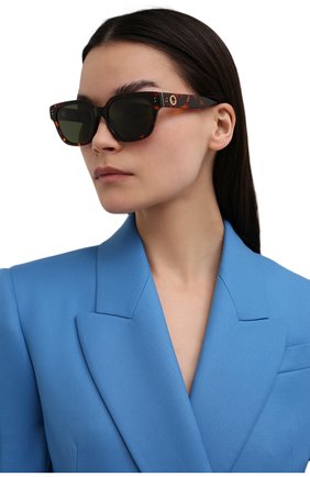 Женские солнцезащитные очки LINDA FARROW коричневого цвета, арт. LFL1243C2SUN | Фото 2 (Тип очков: С/з; Оптика Гендер: оптика-женское; Очки форма: Квадратные)