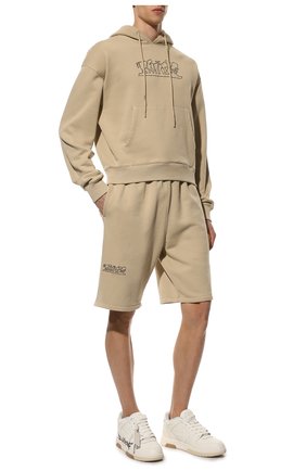Мужские хлопковые шорты OFF-WHITE бежевого цвета по цене 36550 руб., арт. 0MCI013S22FLE007 | Фото 2 Мужские хлопковые шорты OFF-WHITE бежевого цвета, арт. 0MCI013S22FLE007 | Фото 2 (Материал внешний: Хлопок; Длина Шорты М: Ниже колена; Кросс-КТ: Трикотаж; Принт: С принтом; Стили: Спорт-шик)