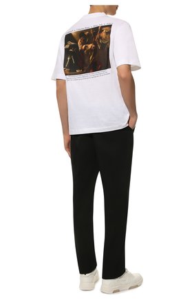 Мужская хлопковая футболка OFF-WHITE белого цвета по цене 28700 руб., арт. 0MAA119S22JER004 | Фото 2 Мужская хлопковая футболка OFF-WHITE белого цвета, арт. 0MAA119S22JER004 | Фото 2 (Длина (для топов): Стандартные; Рукава: Короткие; Материал внешний: Хлопок; Принт: С принтом; Стили: Гранж)