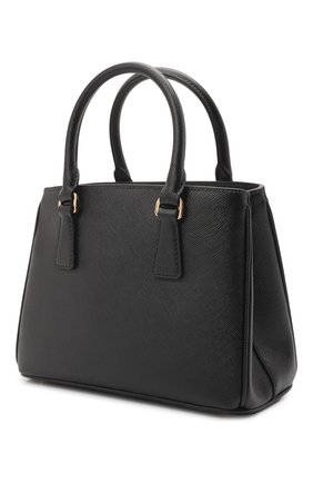 Женская сумка galleria PRADA черного цвета по цене 0 тенге, арт. 1BA296-NZV-F0632-V21 | Фото 2 Женская сумка galleria PRADA черного цвета, арт. 1BA296-NZV-F0632-V21 | Фото 2 (Сумки-технические: Сумки top-handle; Материал: Натуральная кожа; Ремень/цепочка: На ремешке; Размер: small)